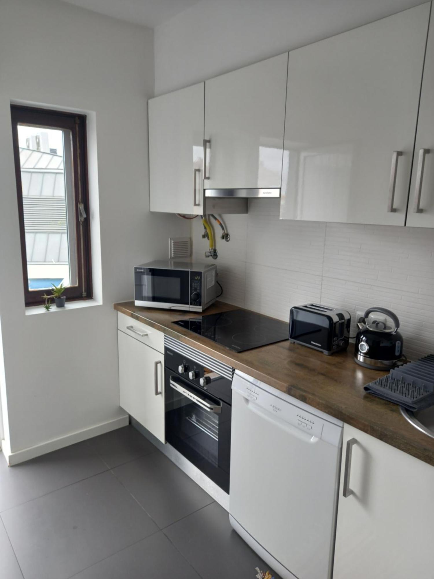 Buddies Charm Apt - Self Catering أفيرو المظهر الخارجي الصورة